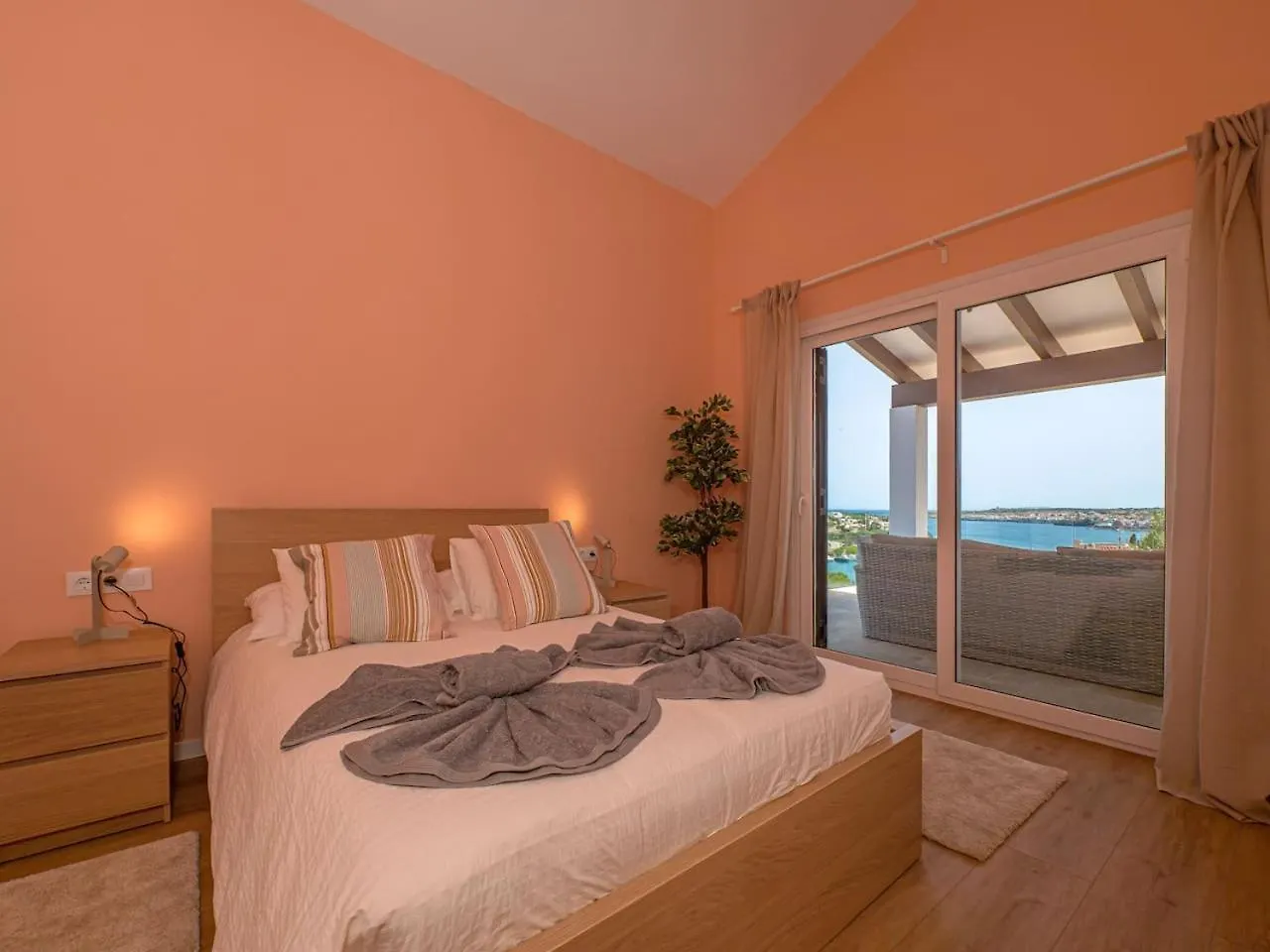 Villaser Cala Llonga  Ισπανία